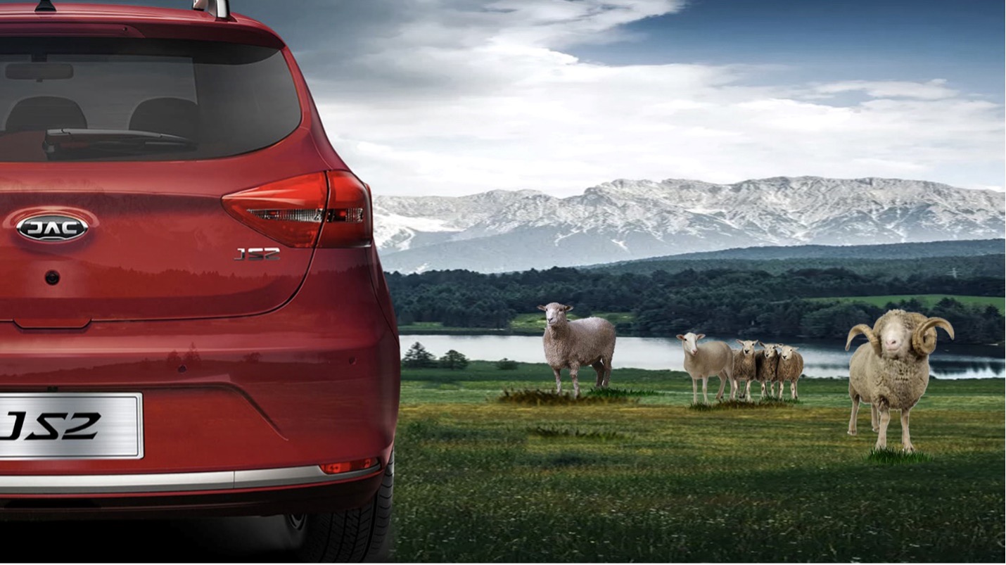 надійний компактний кросовер JS2