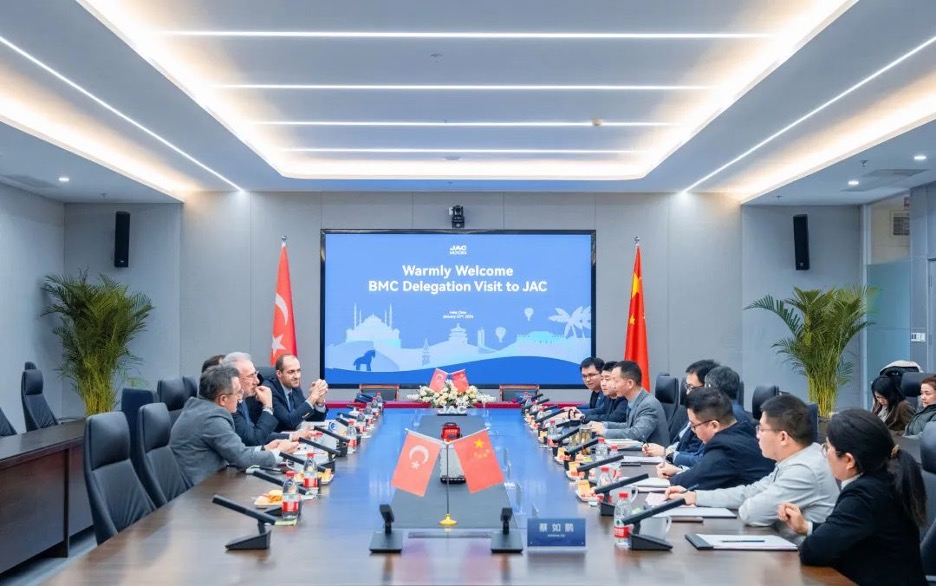 розробка електричних вантажівок